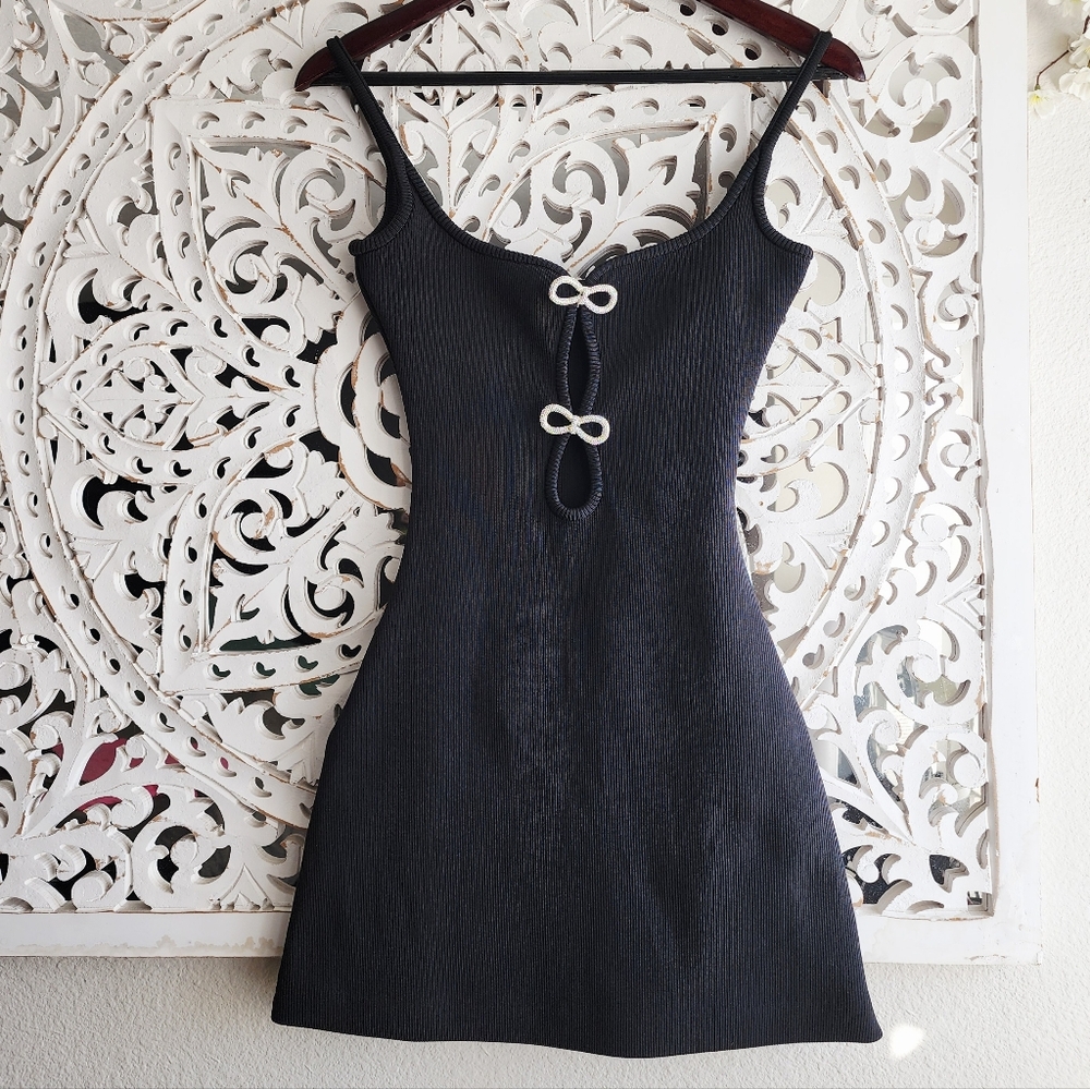 MACH & MACH MINI BLACK DRESS CRYSTAL BOW APPLIQUE SIZE EXTRA SMALL - Picture 11 of 16